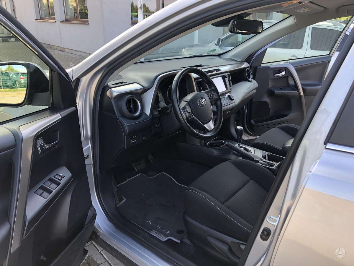 Toyota RAV4 - 11