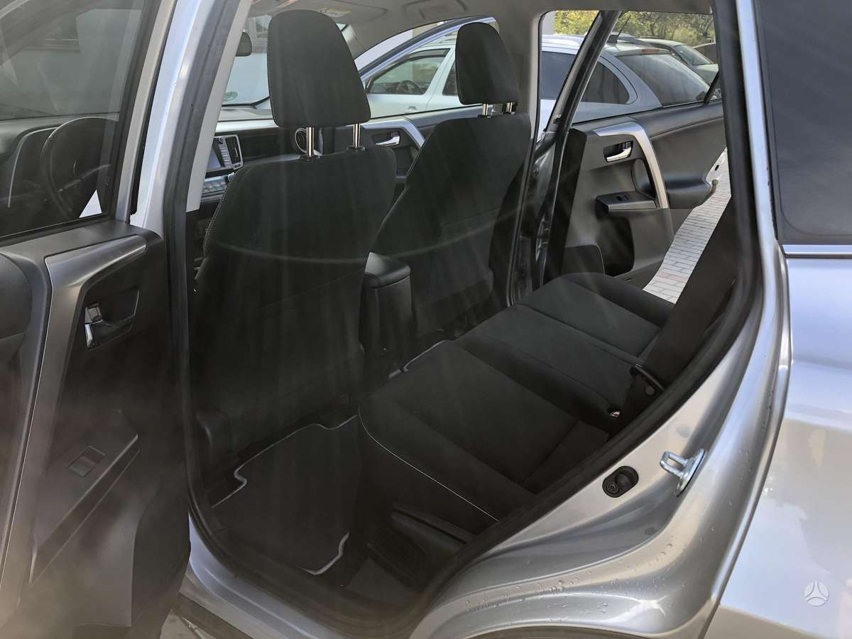 Toyota RAV4 - 12