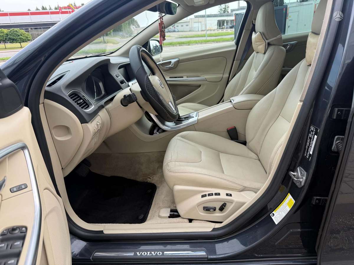 Volvo S60, 2.0 l., Седан