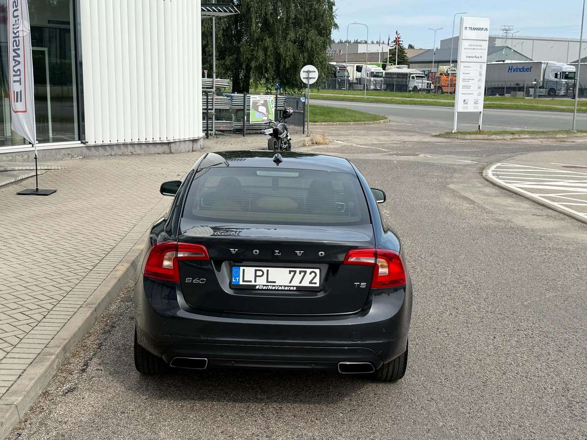 Volvo S60 - 5