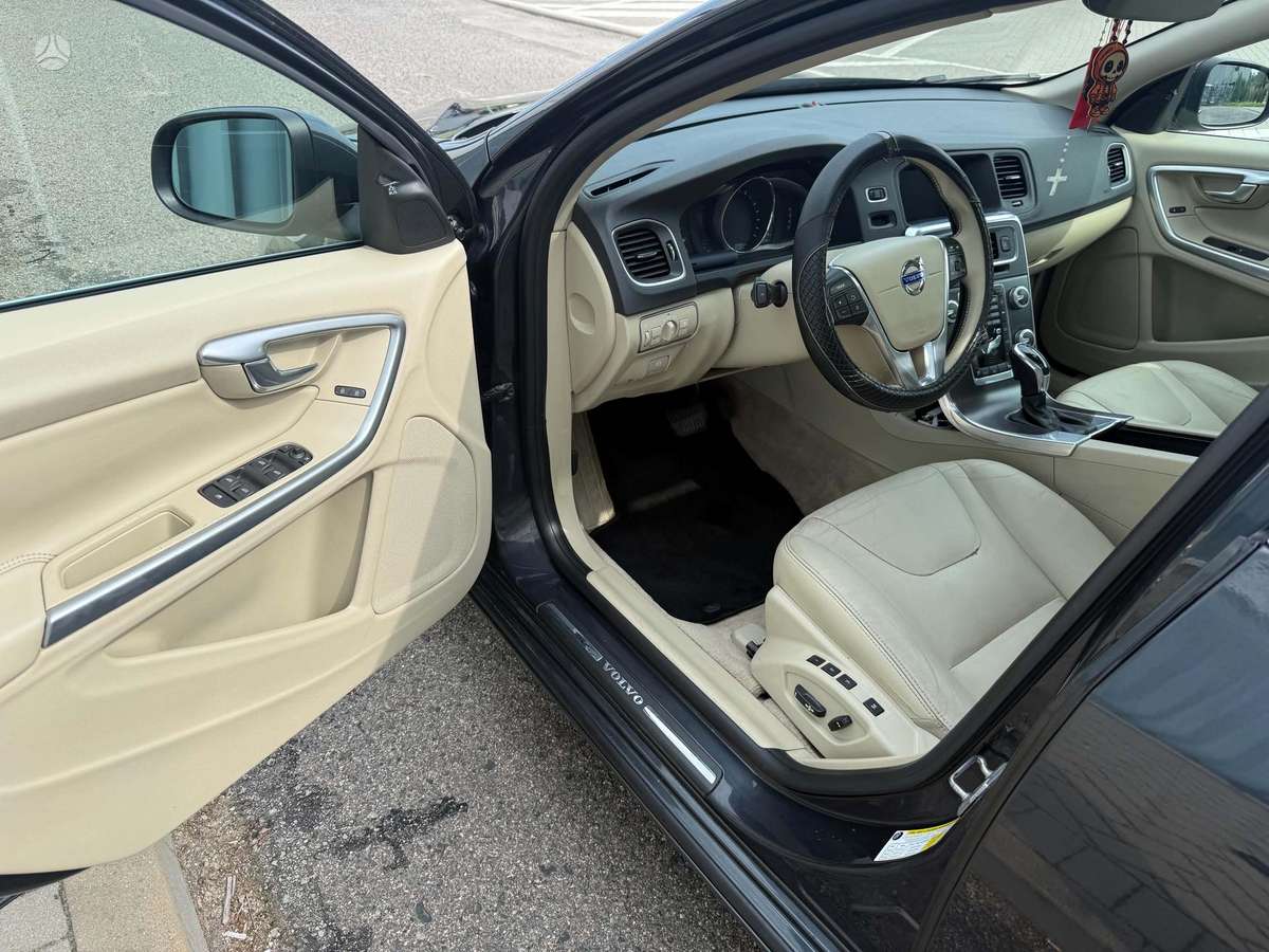 Volvo S60, 2.0 l., Седан
