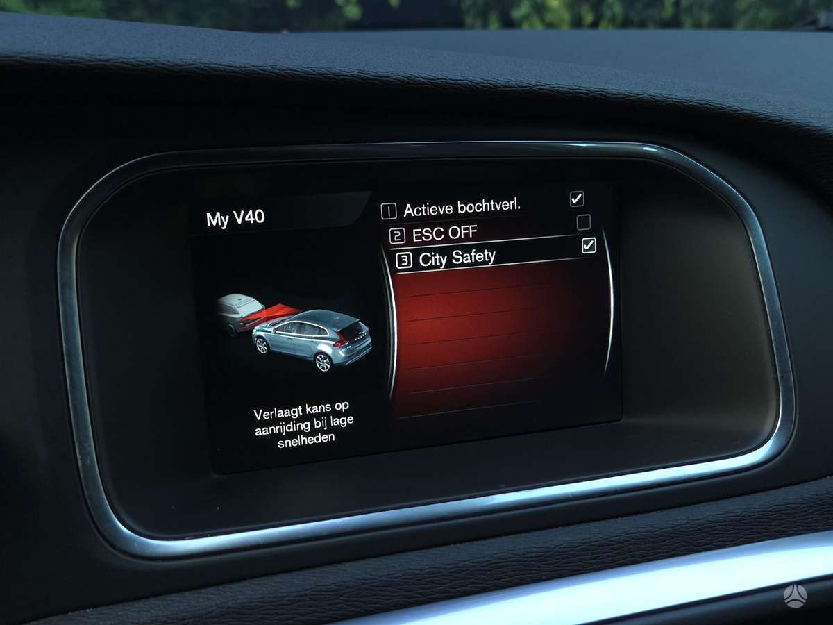 Volvo V40, 2.0 l., hatchback
