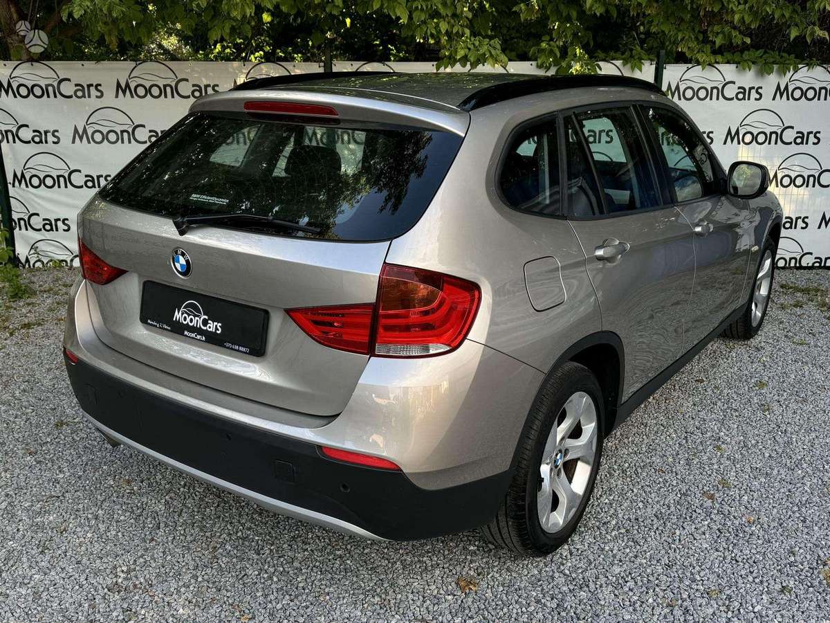 BMW X1, 2.0 l., off-road / crossover