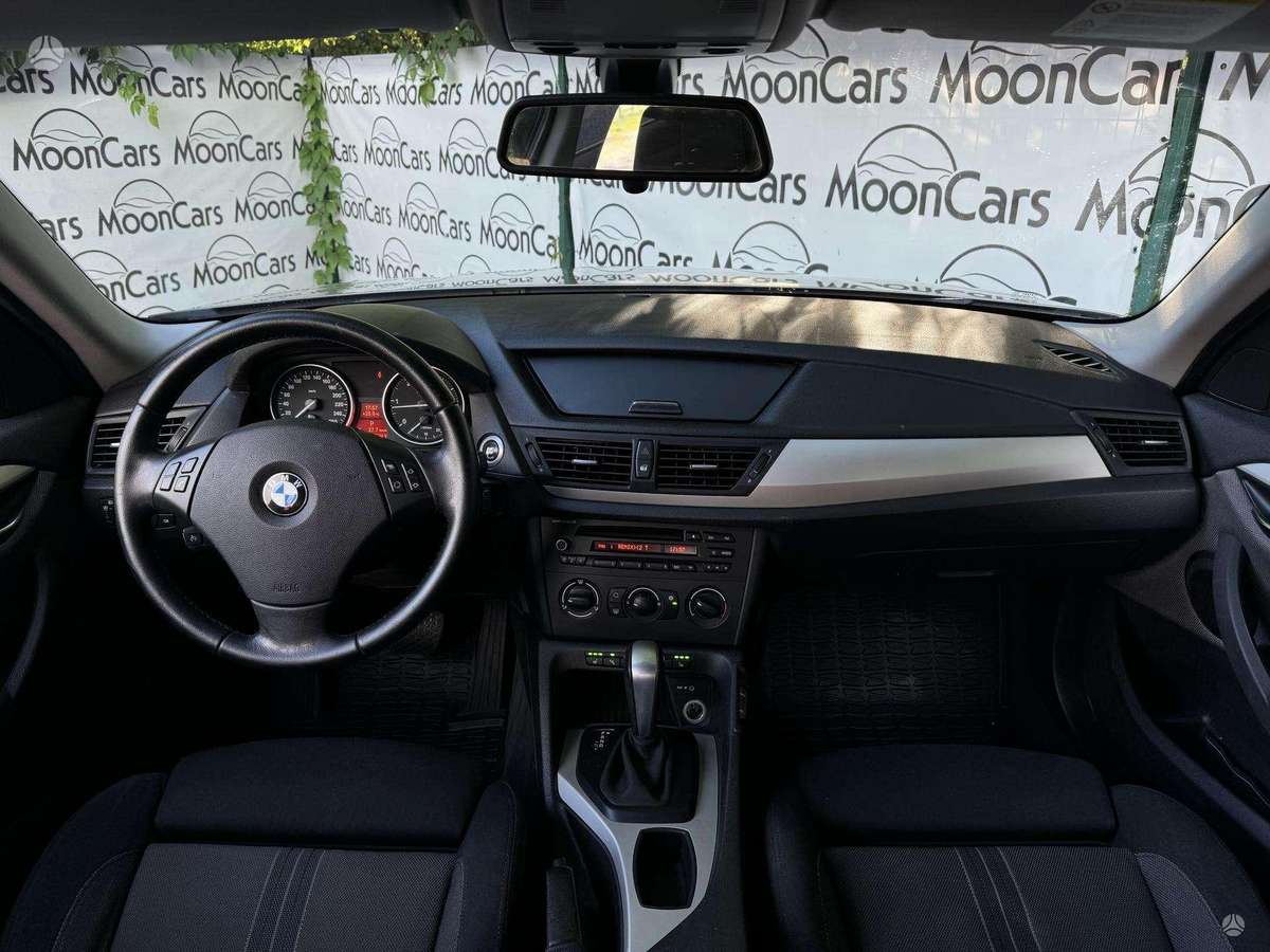 BMW X1, 2.0 l., off-road / crossover