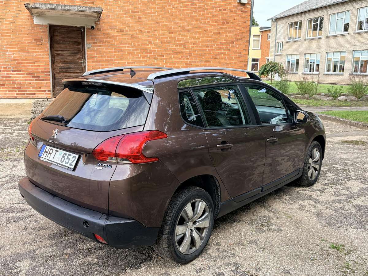 Peugeot 2008 - 4