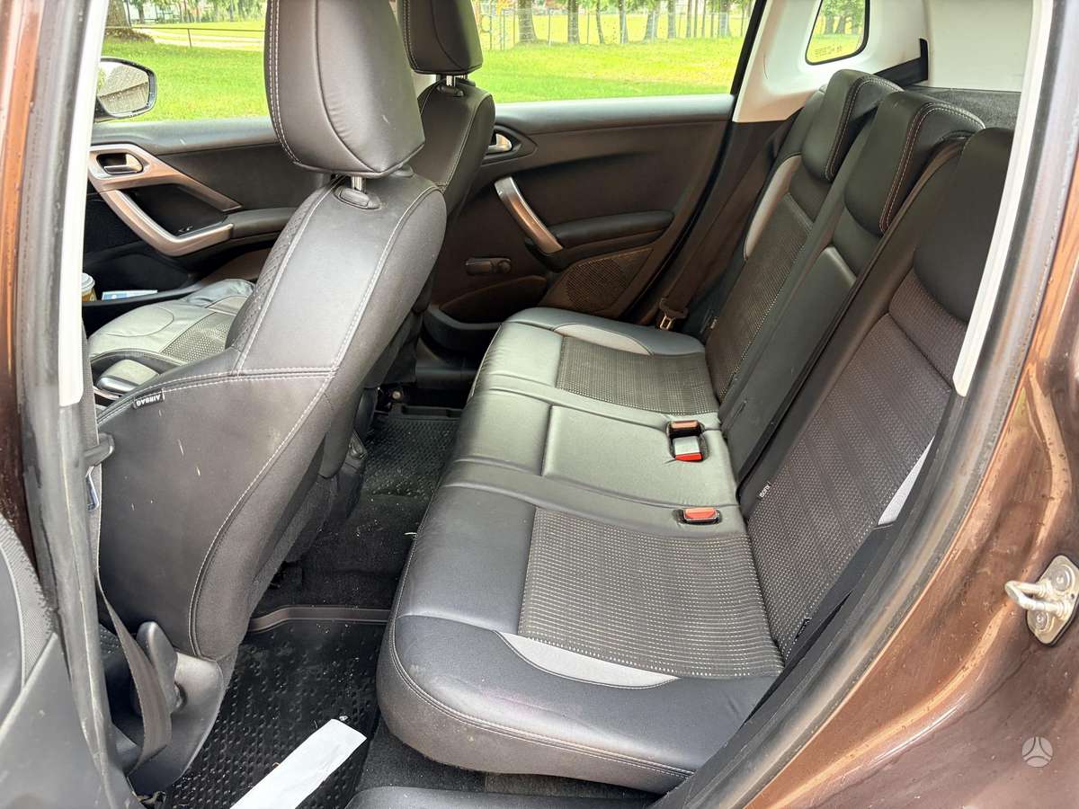 Peugeot 2008 - 7