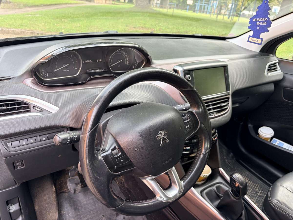 Peugeot 2008 - 10