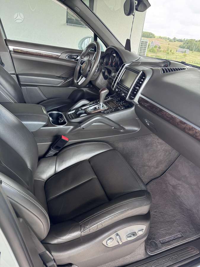 Porsche Cayenne - 7