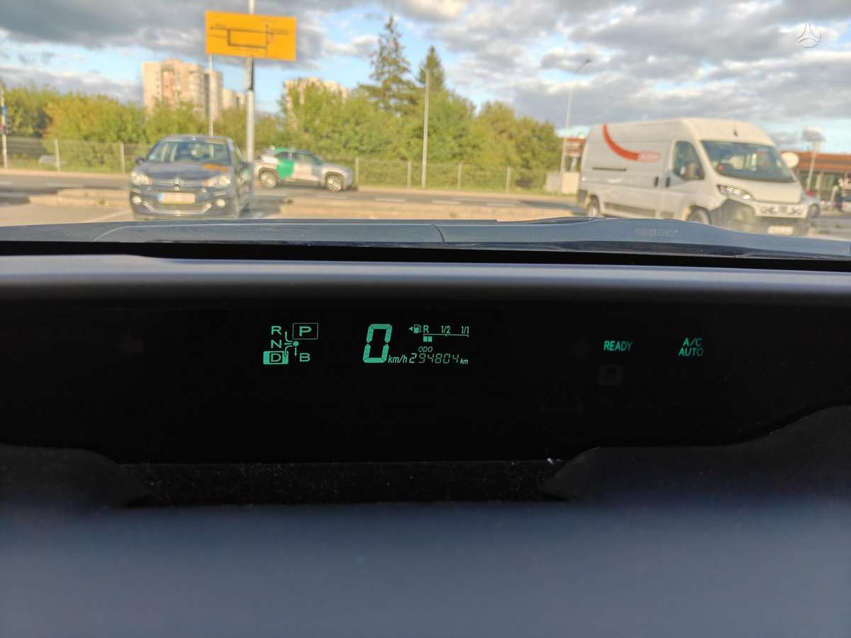 Toyota Prius - 9