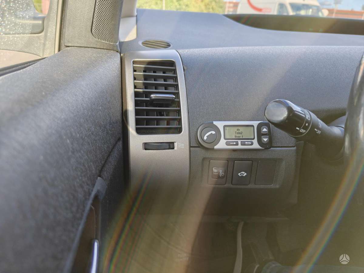 Toyota Prius - 10
