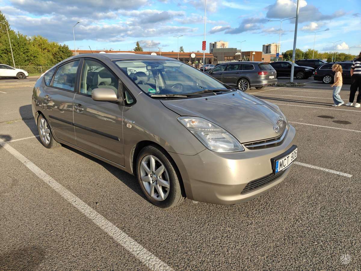 Toyota Prius - 2