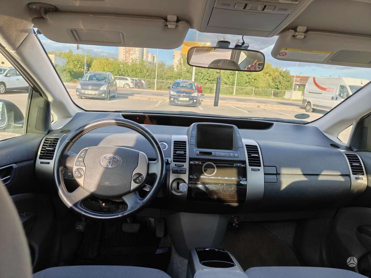 Toyota Prius - 5