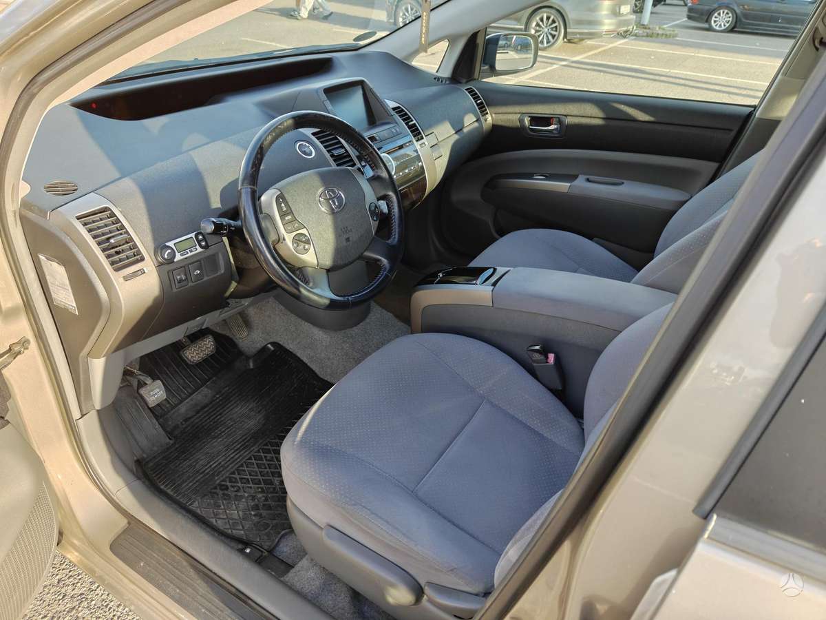 Toyota Prius - 6