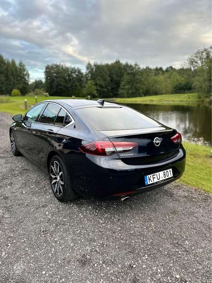 Opel Insignia, 2.0 l., Седан