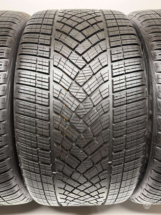 Goodyear UltraGripPerfomance 2022m, winter 285/40 R20