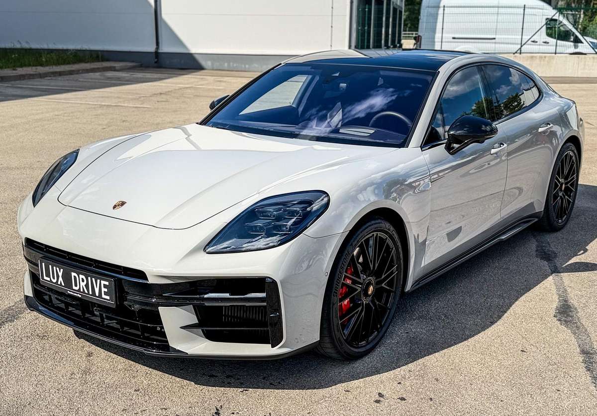 Porsche Panamera - 3