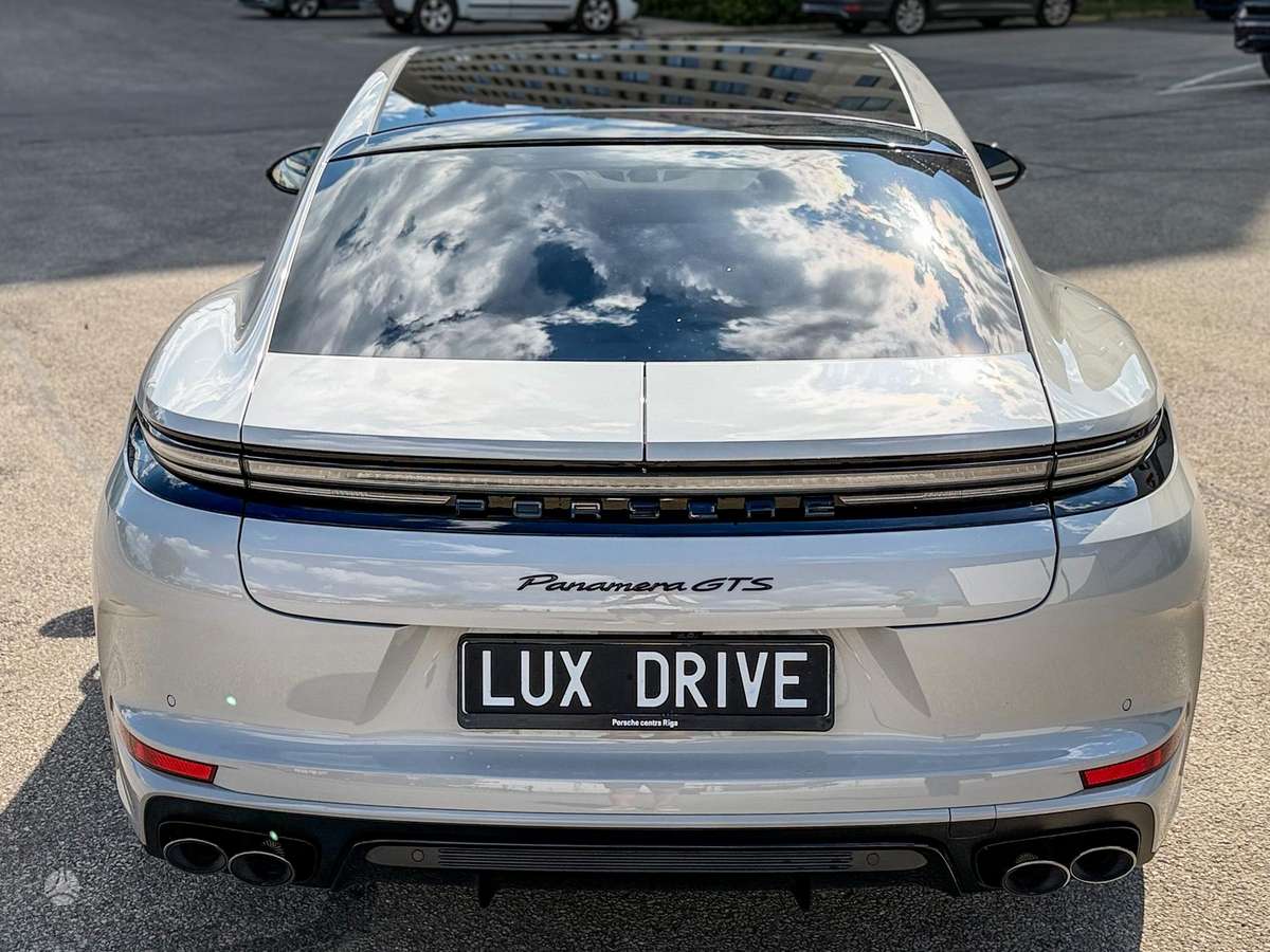 Porsche Panamera - 5