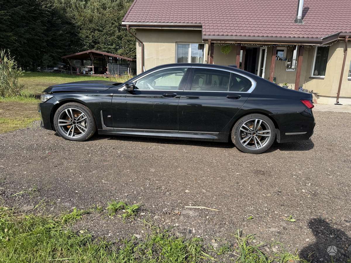 BMW 740, 3.0 l., Седан