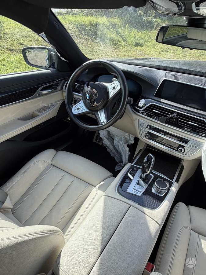 BMW 740, 3.0 l., Седан