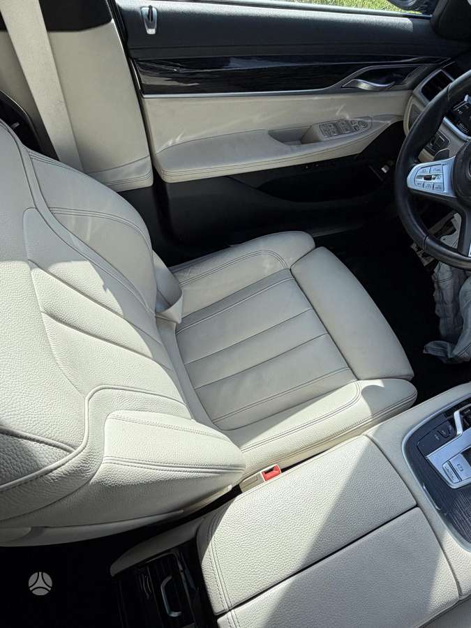 BMW 740, 3.0 l., Седан