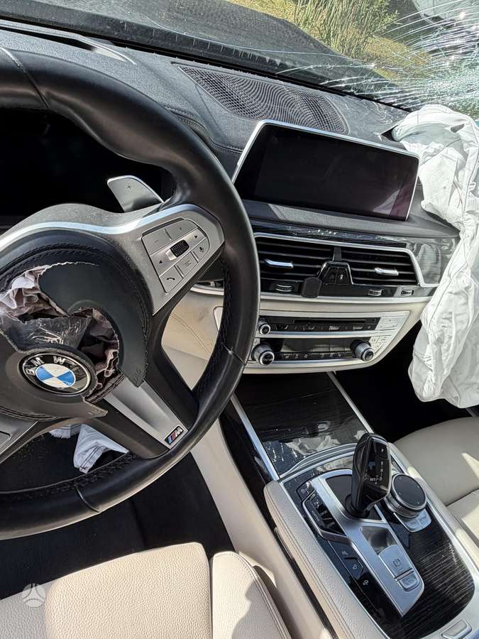 BMW 740, 3.0 l., Седан