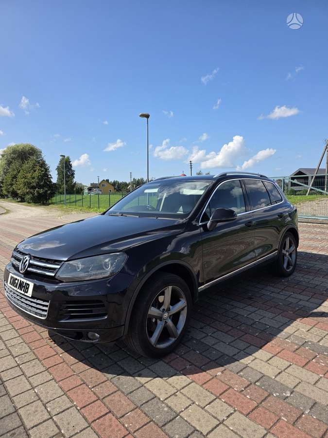 Volkswagen Touareg - 1