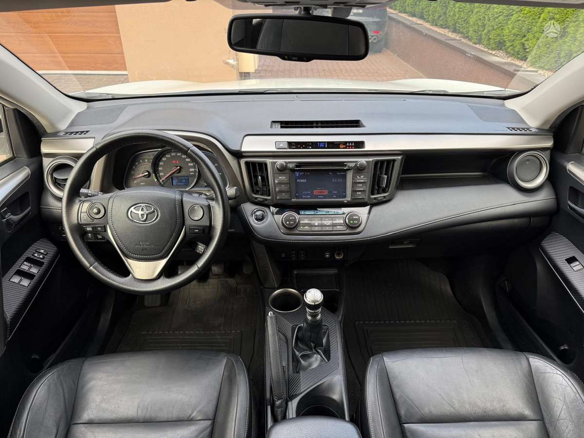 Toyota RAV4 - 10