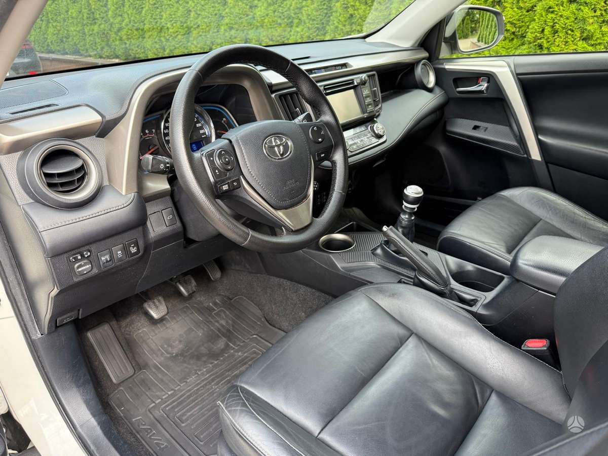 Toyota RAV4 - 9