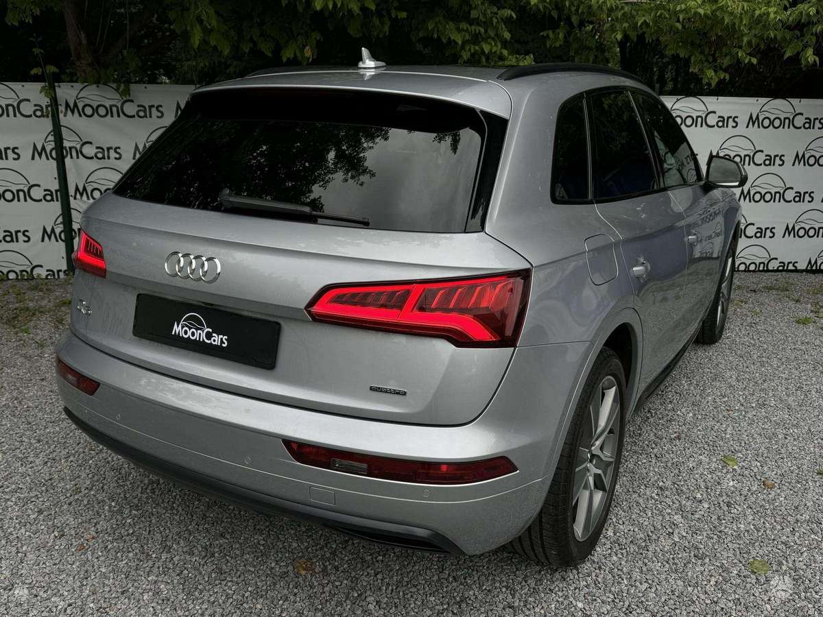 Audi Q5, 2.0 l., off-road / crossover