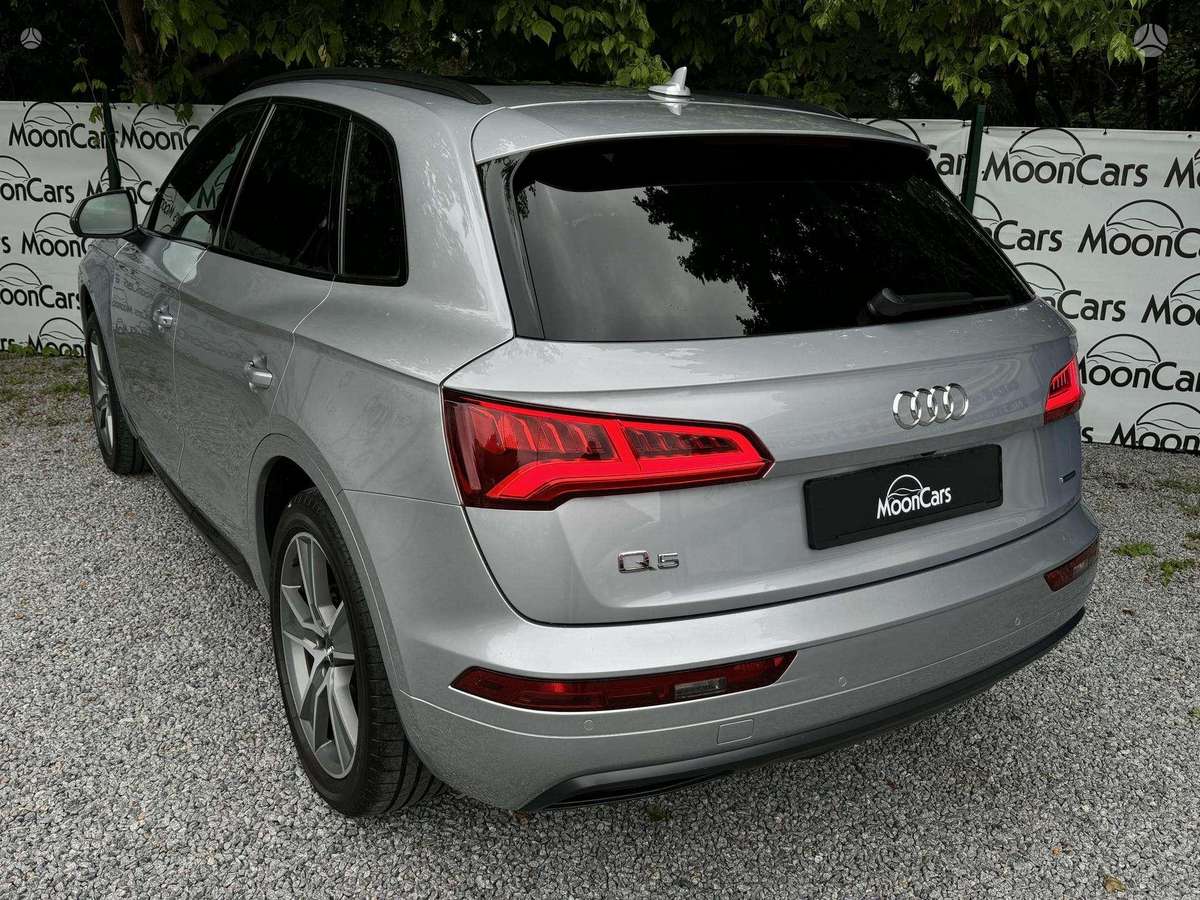 Audi Q5, 2.0 l., off-road / crossover