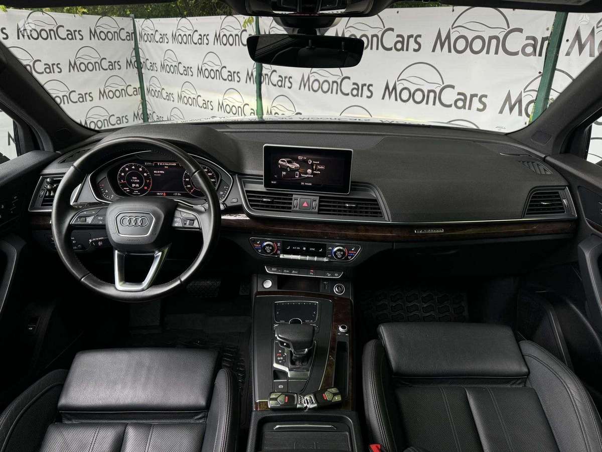 Audi Q5, 2.0 l., Внедорожник / Кроссовер