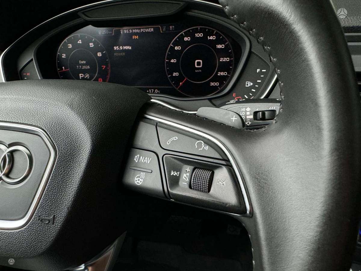 Audi Q5, 2.0 l., Внедорожник / Кроссовер