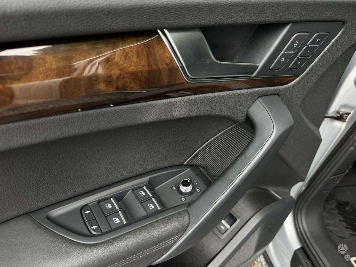 Audi Q5, 2.0 l., off-road / crossover