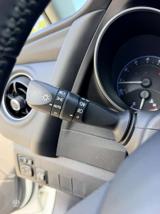 Toyota Auris - 11