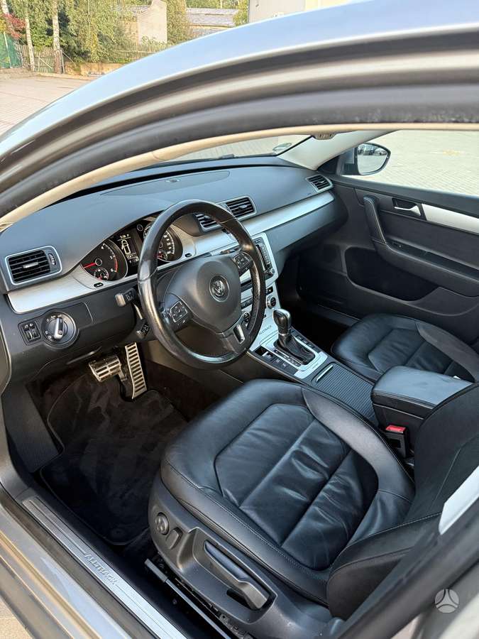 Volkswagen Passat Alltrack - 8