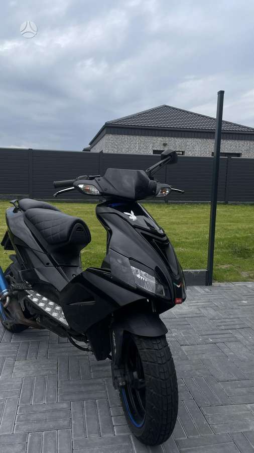 Aprilia SR 49cc, scooters / mopeds