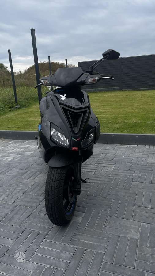 Aprilia SR 49cc, scooters / mopeds