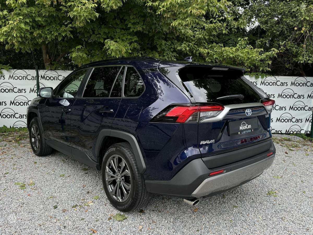 Toyota RAV4 - 8
