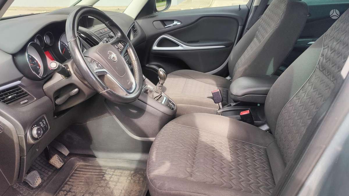 Opel Zafira Tourer - 3