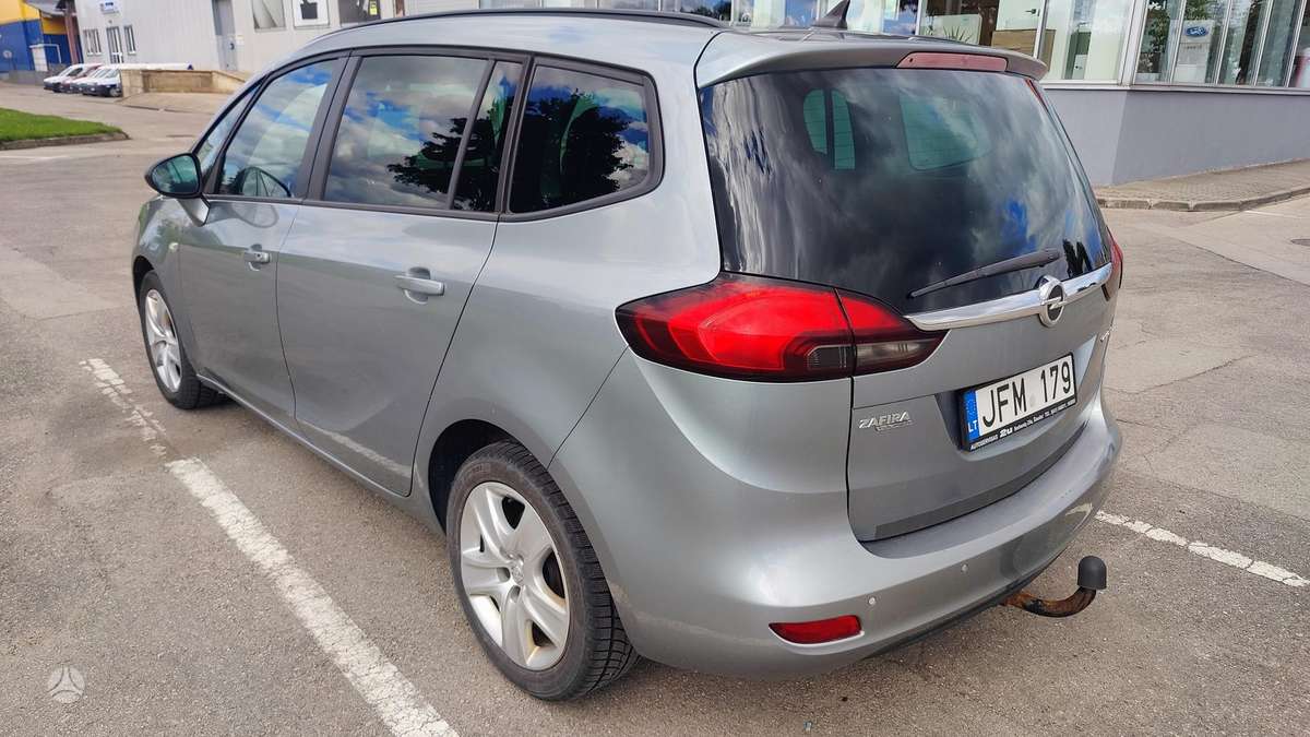 Opel Zafira Tourer - 8