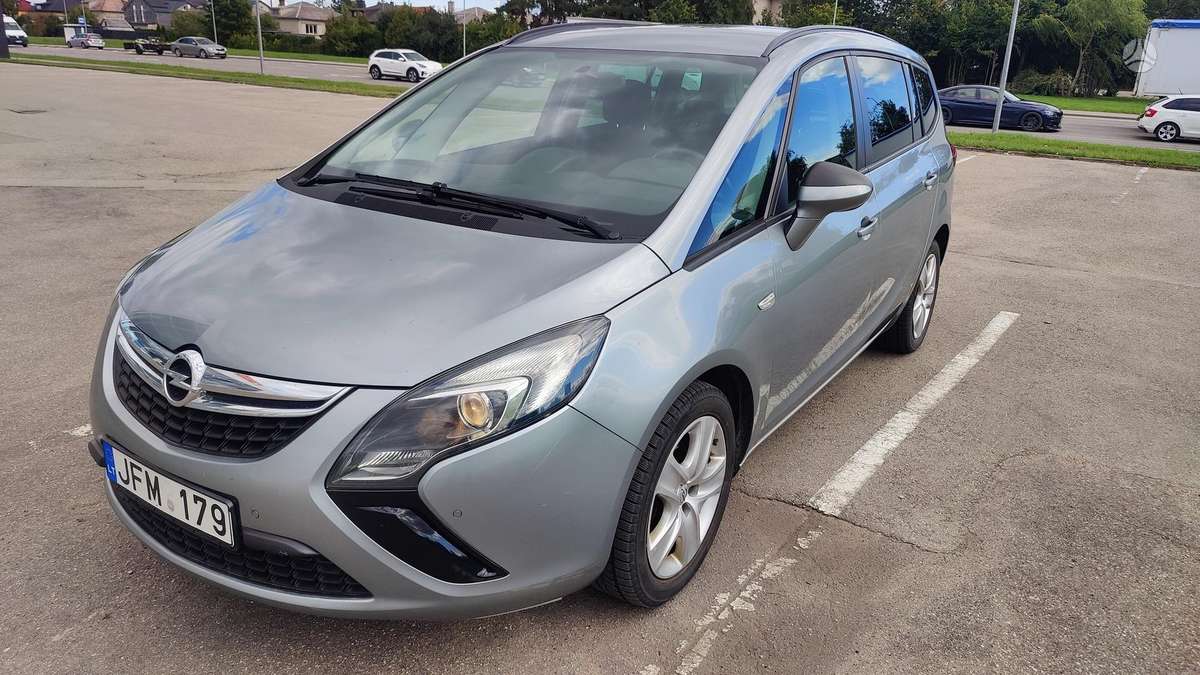 Opel Zafira Tourer - 9