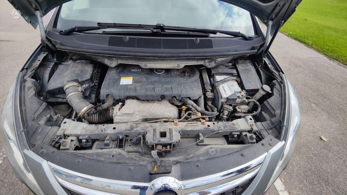Opel Zafira Tourer - 10