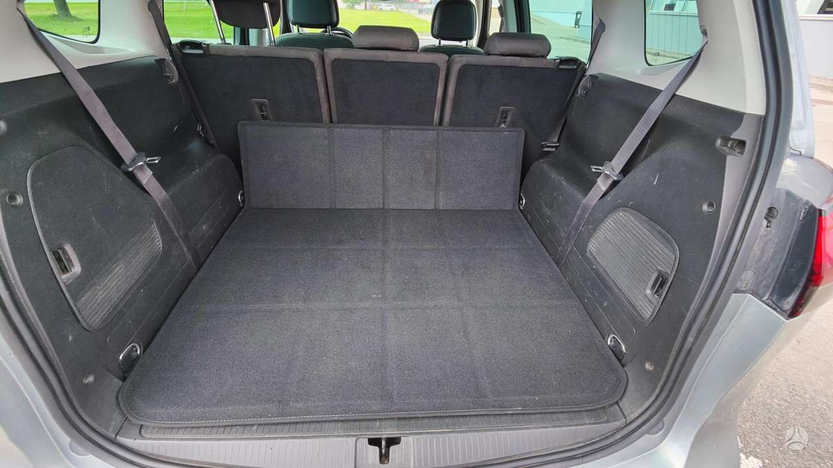 Opel Zafira Tourer - 11