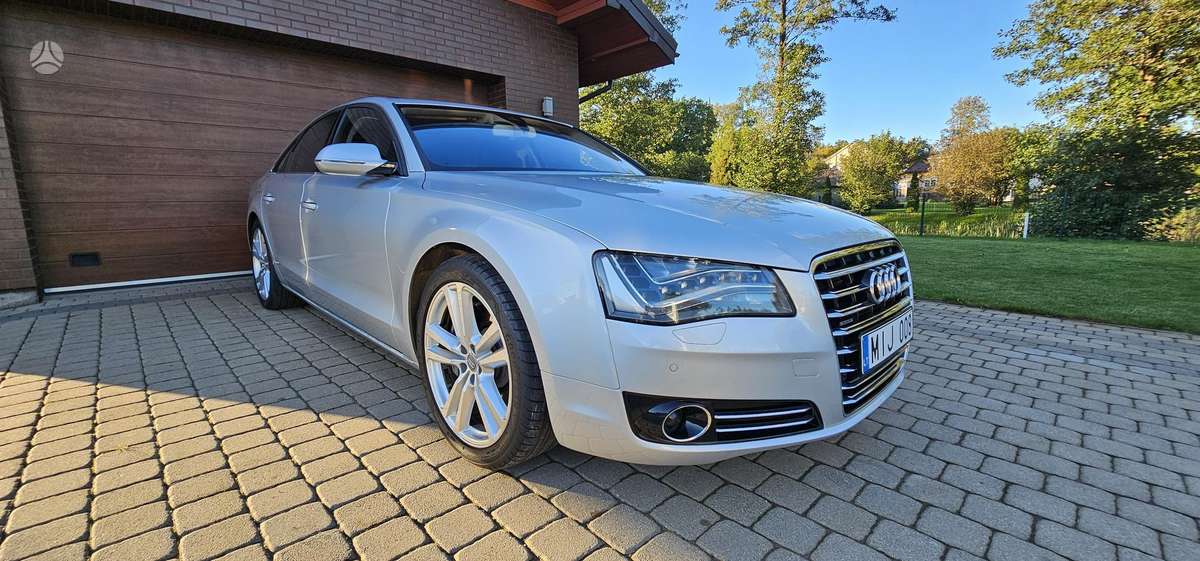 Audi A8, 4.1 l., Седан
