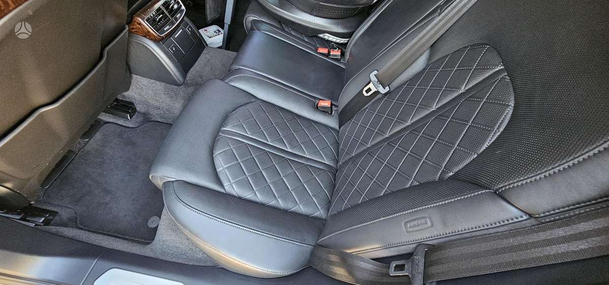 Audi A8, 4.1 l., Седан