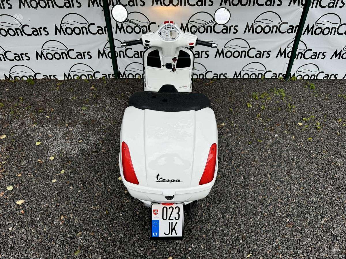 Piaggio Vespa 250cc, scooters / mopeds