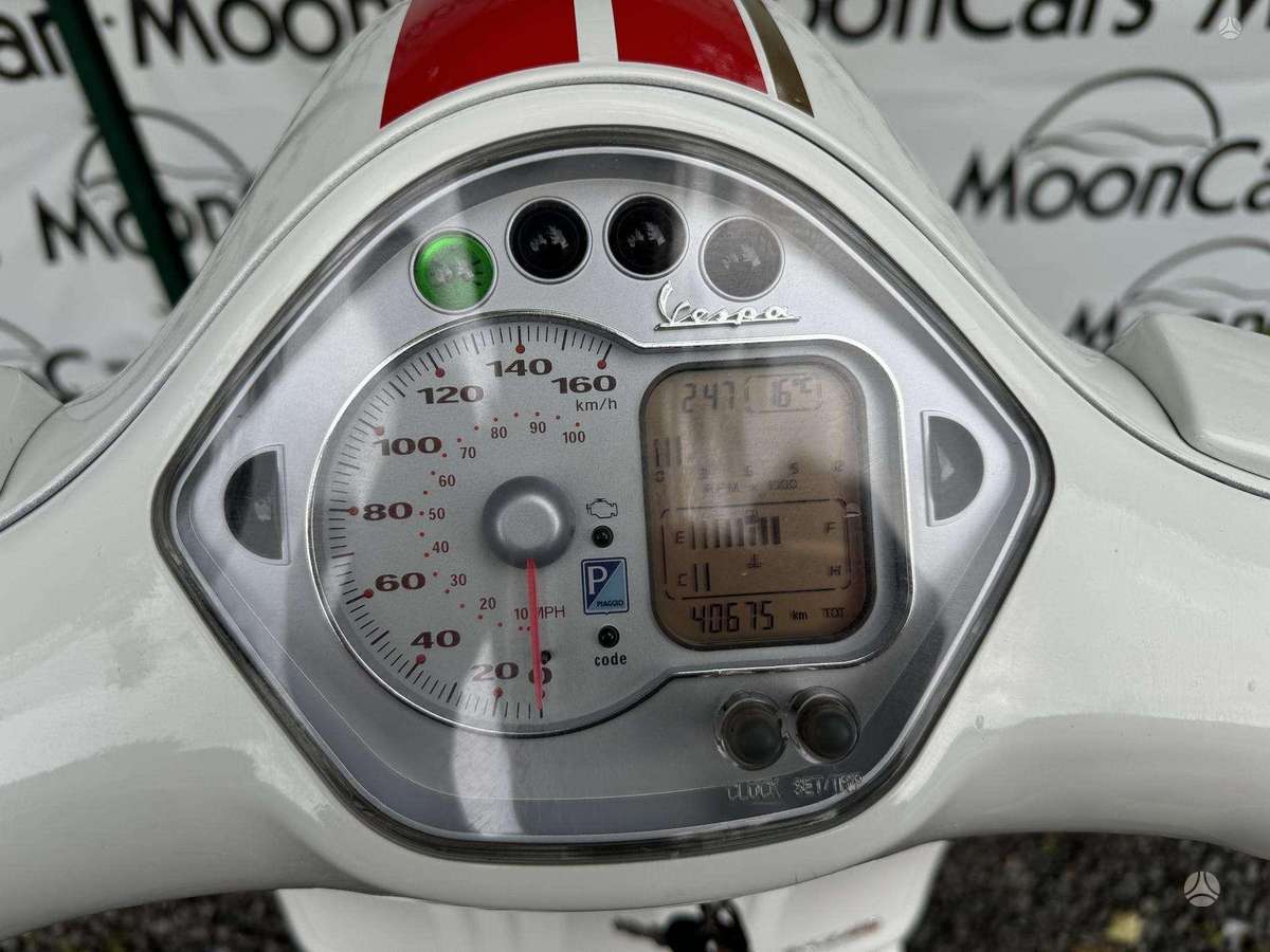 Piaggio Vespa 250cc, scooters / mopeds