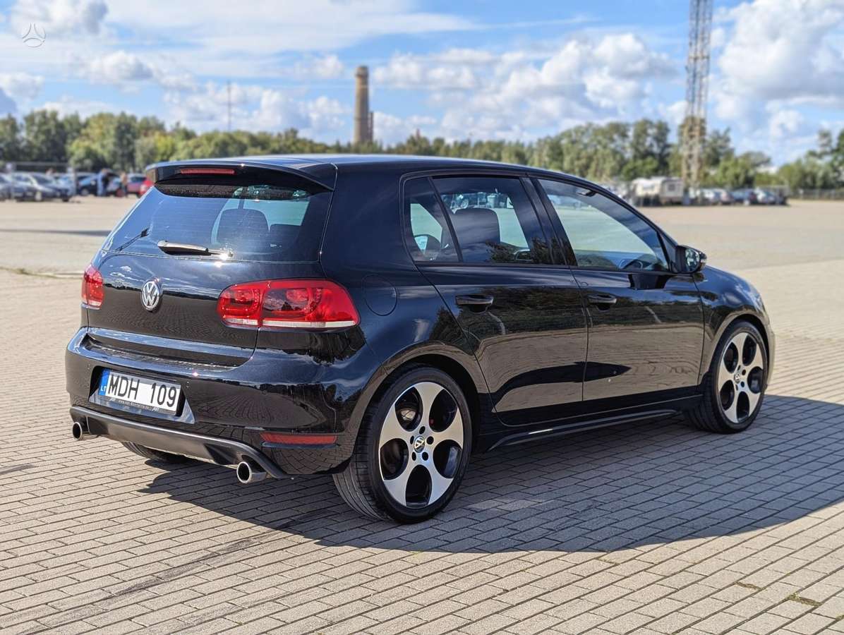 Volkswagen Golf - 5