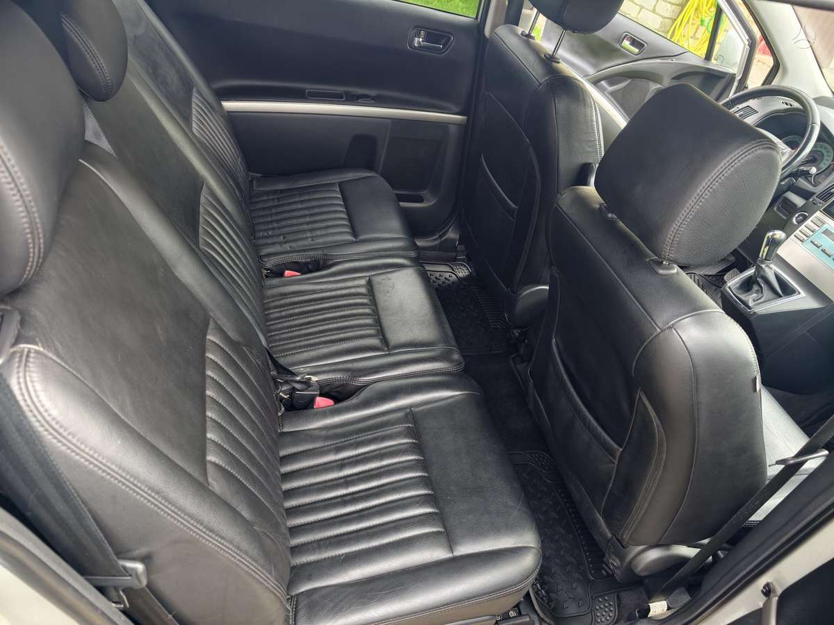 Toyota Corolla Verso - 5