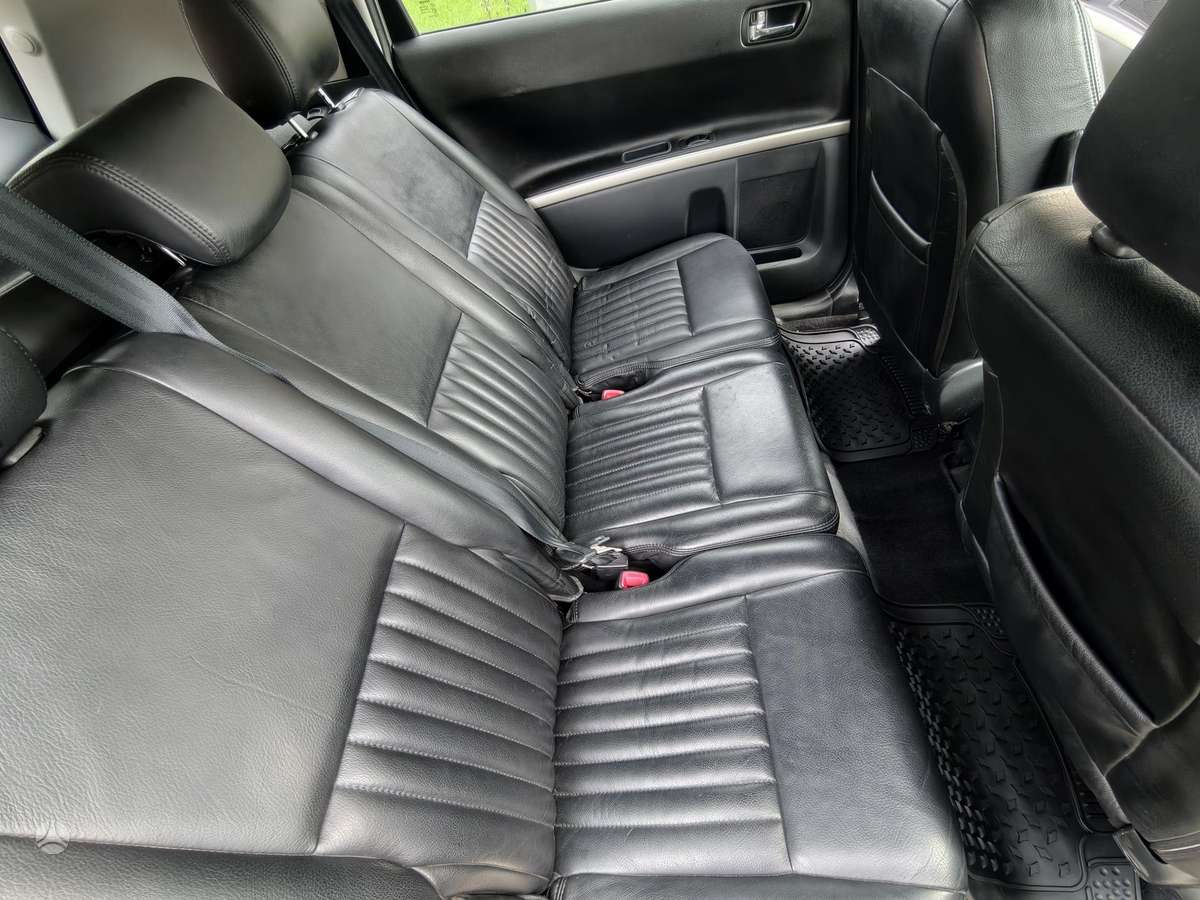 Toyota Corolla Verso, 2.2 l., Минивэн